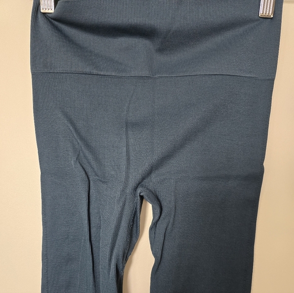 Aritzia Babaton Teal Long Sleeve Top and Leggings Set - Picture 5 of 7